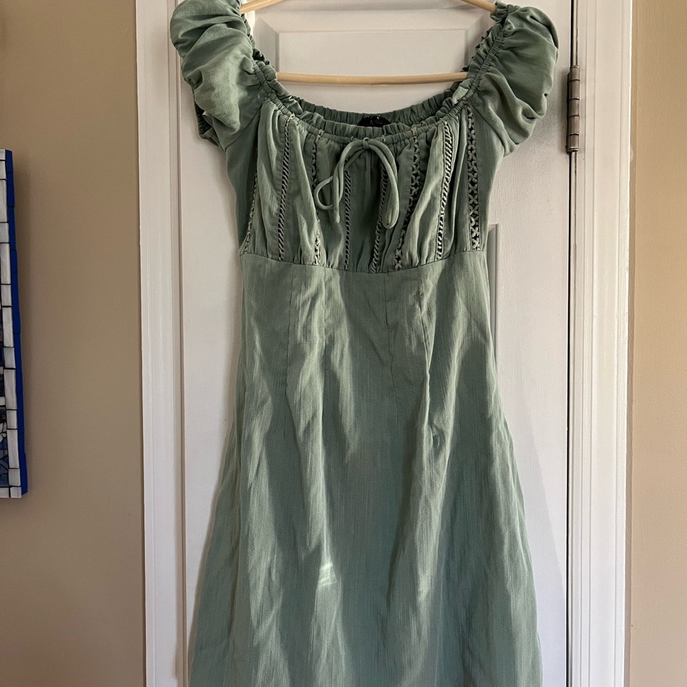 Elegant Green Off-Shoulder Dress
